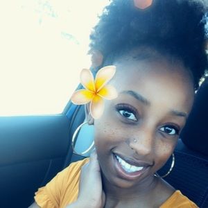 Meet your Posher, Brittany